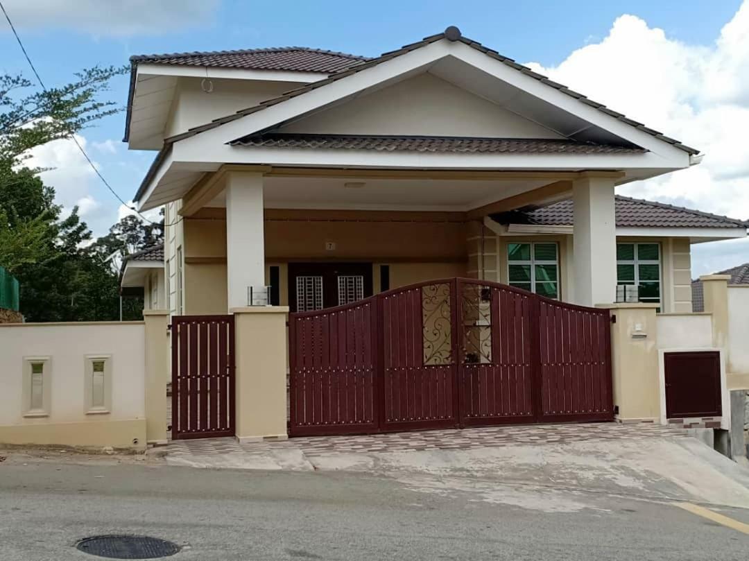 Gambang Homestay Banglomuslim Kuantan Zewnętrze zdjęcie